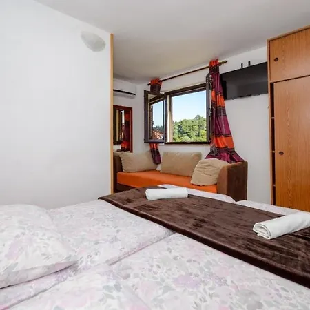& Mihajica- Two Bedroom With Balcony And Sea View *