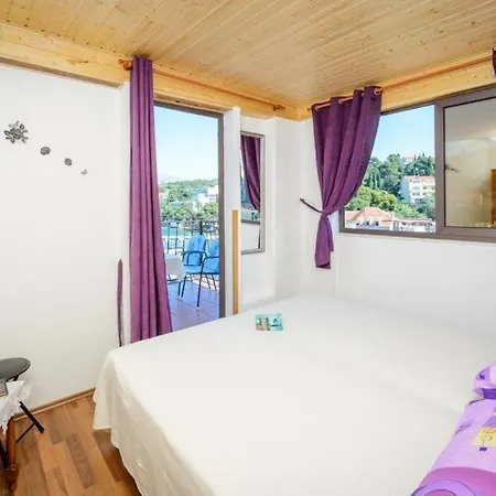& Mihajica- Two Bedroom With Balcony And Sea View تْسافتات